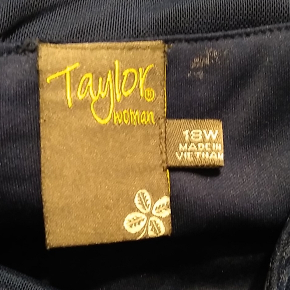 Navy and cream beautiful lined dress - Picture 4 of 4